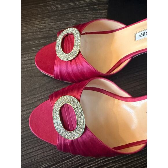 Manolo Blahnik Sedaraby Pink d'Orsay Pump with Crystal-Embellished Buckle Sz. 41 - Picture 8 of 11